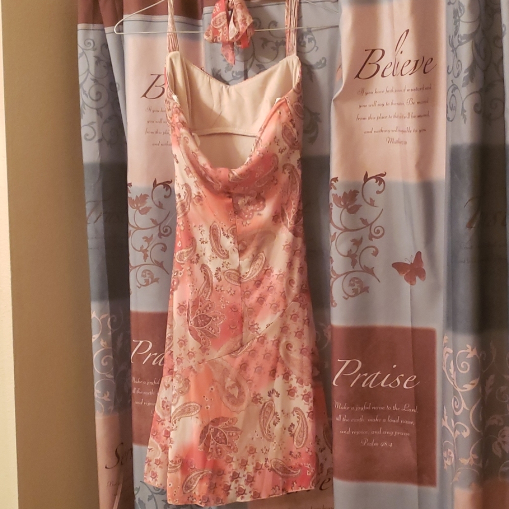 Dress - Picture 2 of 4